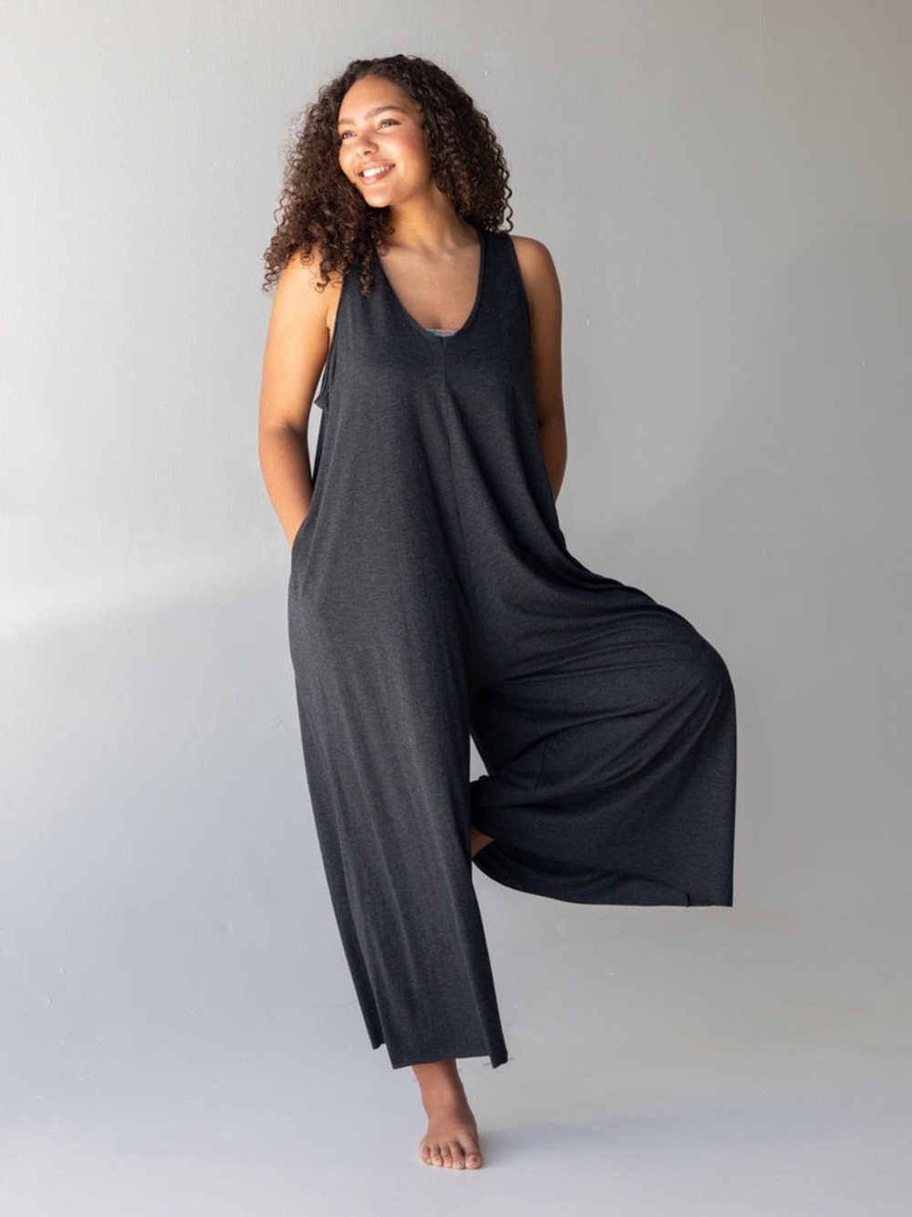 NATURAL LIFE Relaxed Wide-Leg Sleeveless Jumpsuit (OS)